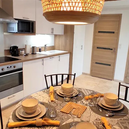 Holiday home Pierrefonds, 3 Pieces, 4 Personnes - Fr-1-526-35 Pierrefonds